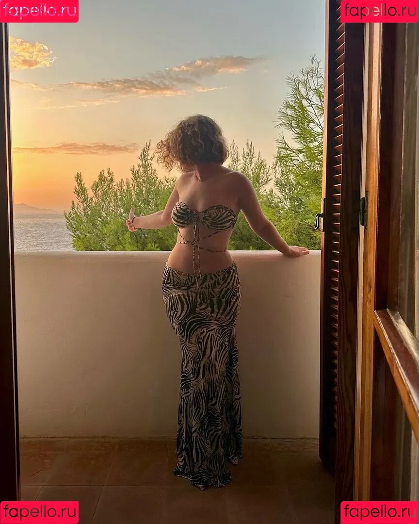 lovinlikelyssa / withloveelissa Onlyfans Photo Gallery 