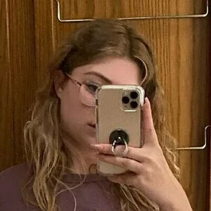 lovinlikelyssa / withloveelissa Onlyfans Photo Gallery 