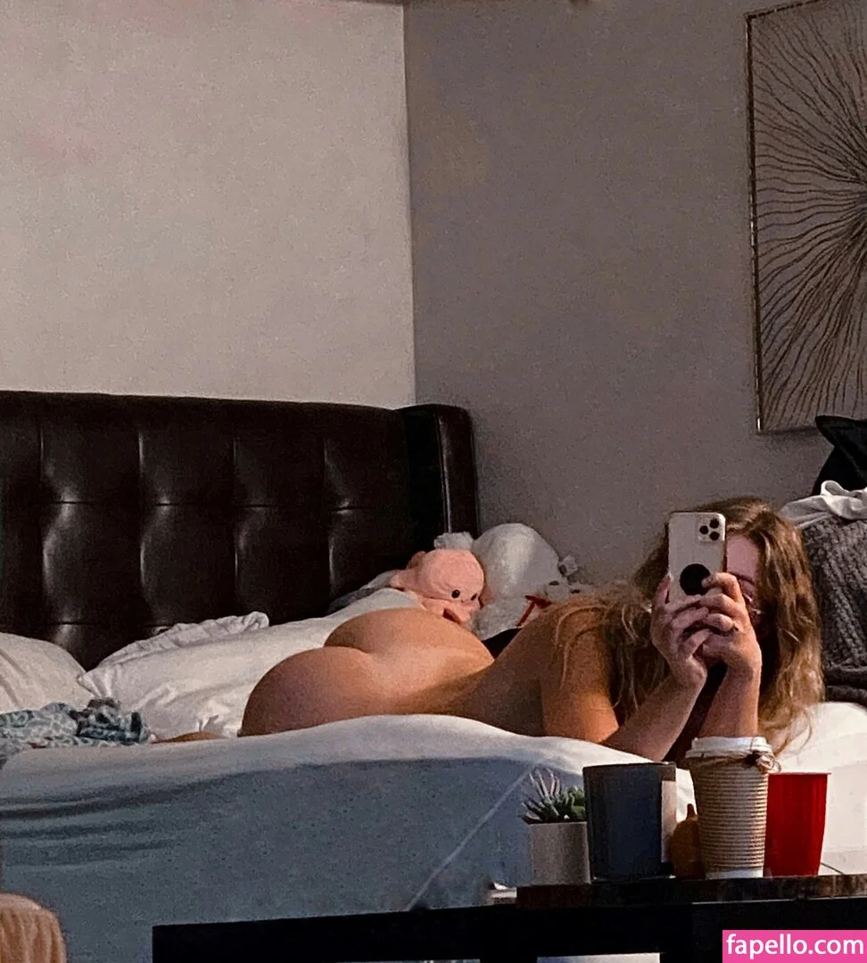 lovinlikelyssa / withloveelissa Onlyfans Photo Gallery 