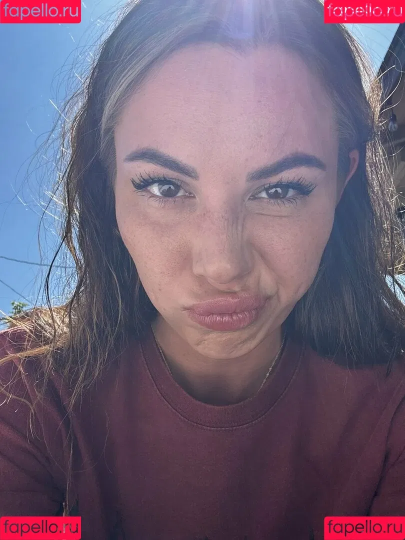 Aidra Fox / aidra.fox / foxyandthebeast / xAIDRAFOXx Onlyfans Photo Gallery 