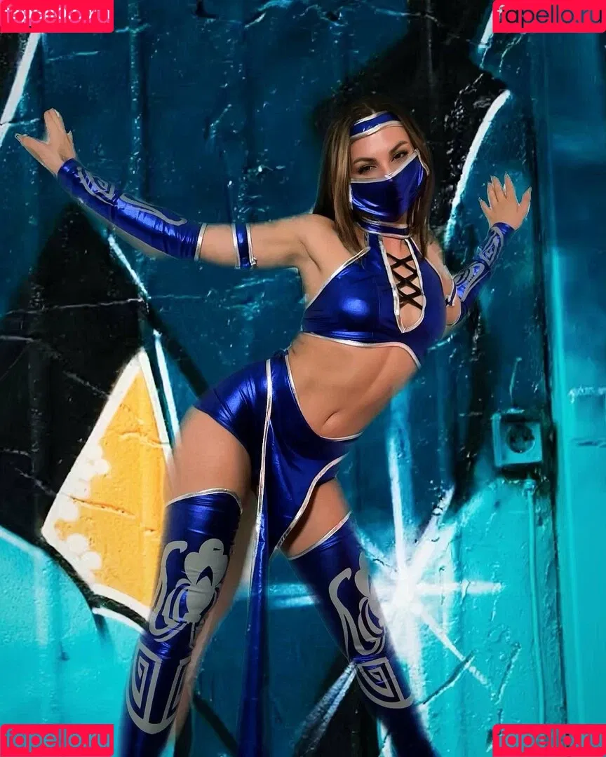 Aidra Fox / aidra.fox / foxyandthebeast / xAIDRAFOXx Onlyfans Photo Gallery 