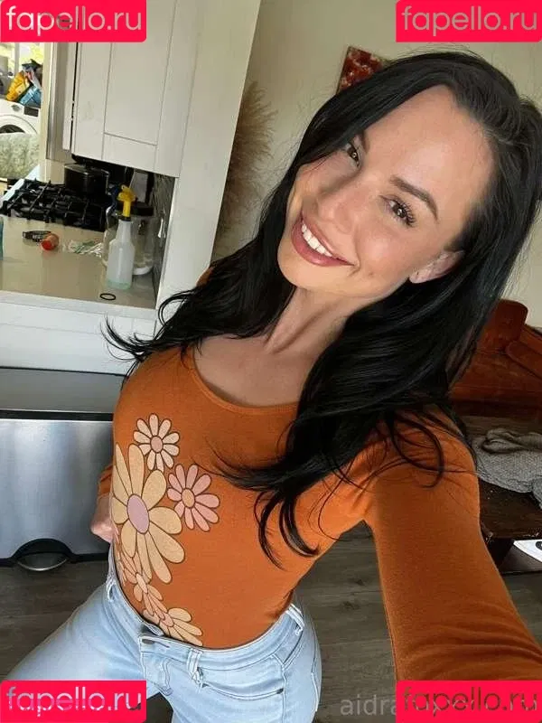 Aidra Fox / aidra.fox / foxyandthebeast / xAIDRAFOXx Onlyfans Photo Gallery 