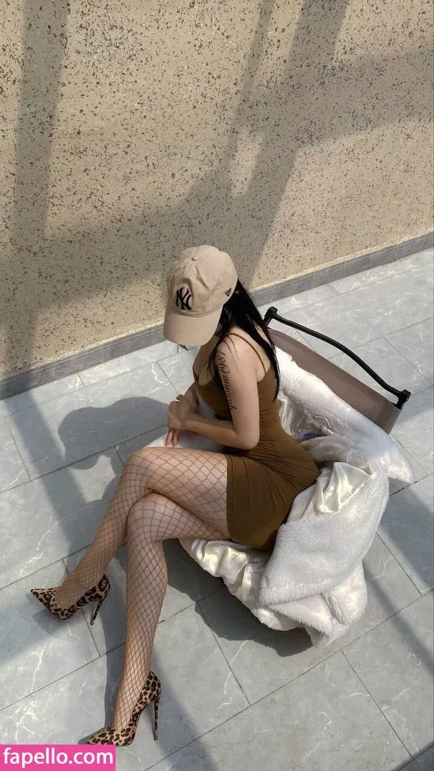 QiaoniuTT / 俏妞 Onlyfans Photo Gallery 