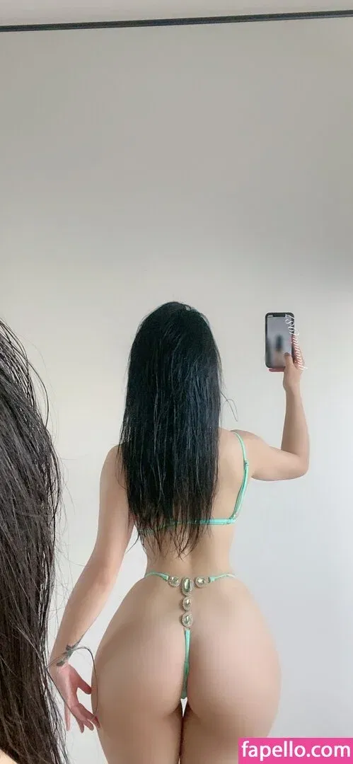 QiaoniuTT / 俏妞 Onlyfans Photo Gallery 