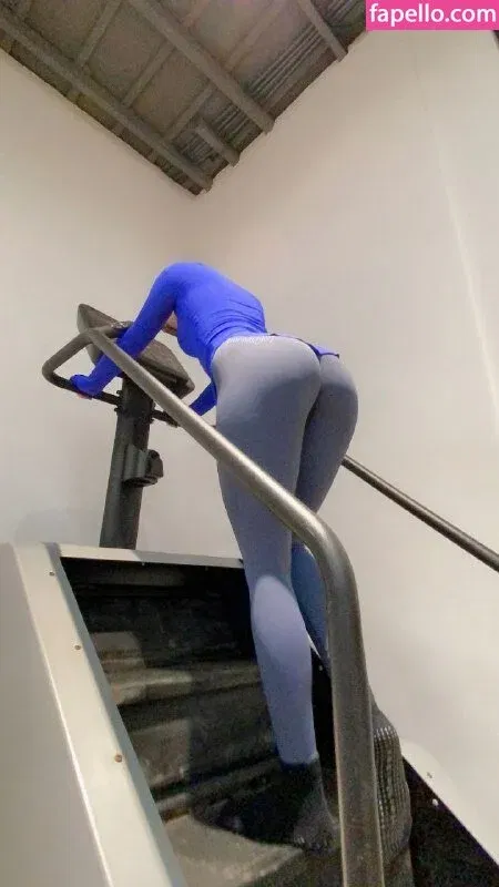 QiaoniuTT / 俏妞 Onlyfans Photo Gallery 