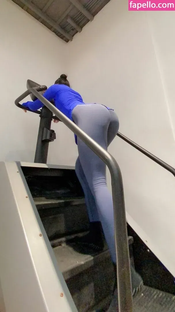 QiaoniuTT / 俏妞 Onlyfans Photo Gallery 