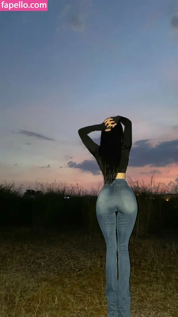 QiaoniuTT / 俏妞 Onlyfans Photo Gallery 