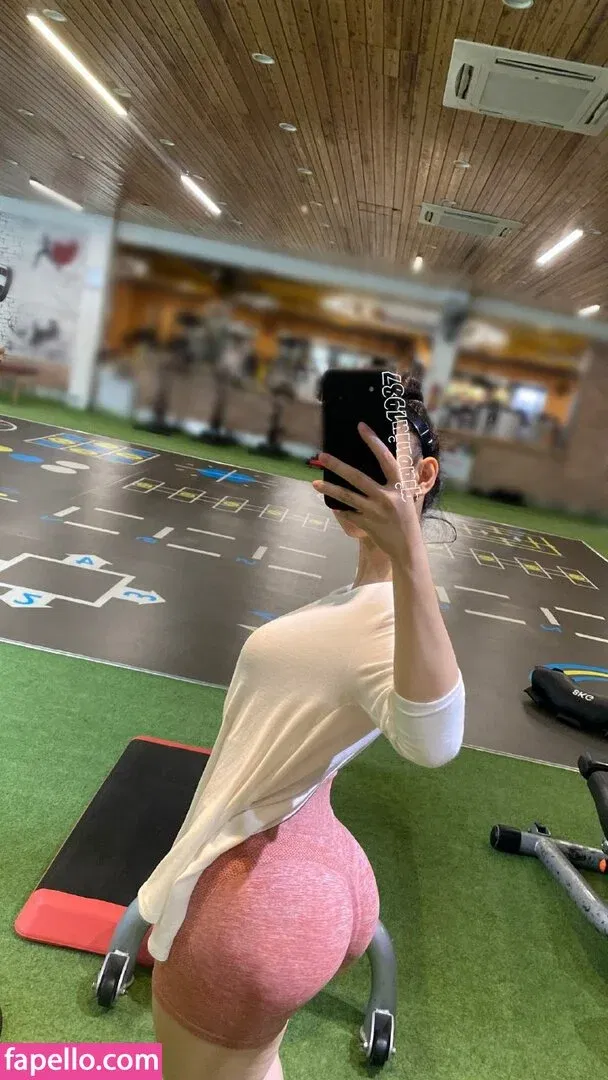 QiaoniuTT / 俏妞 Onlyfans Photo Gallery 