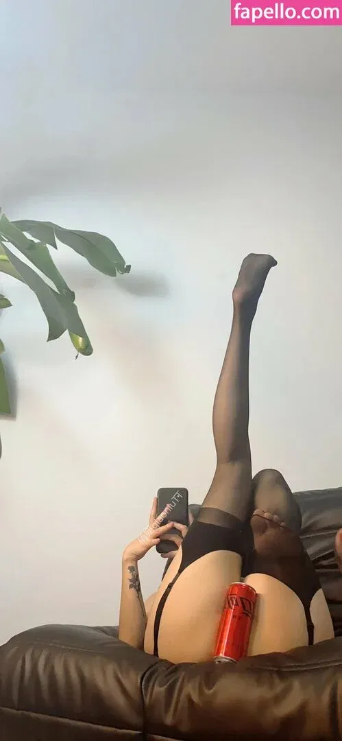 QiaoniuTT / 俏妞 Onlyfans Photo Gallery 