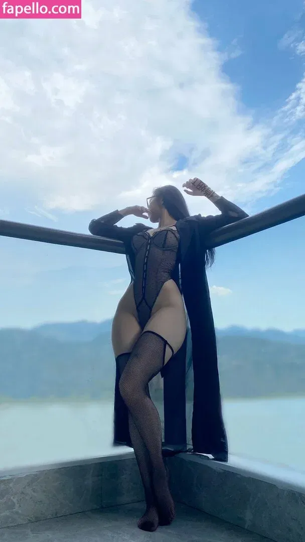 QiaoniuTT / 俏妞 Onlyfans Photo Gallery 