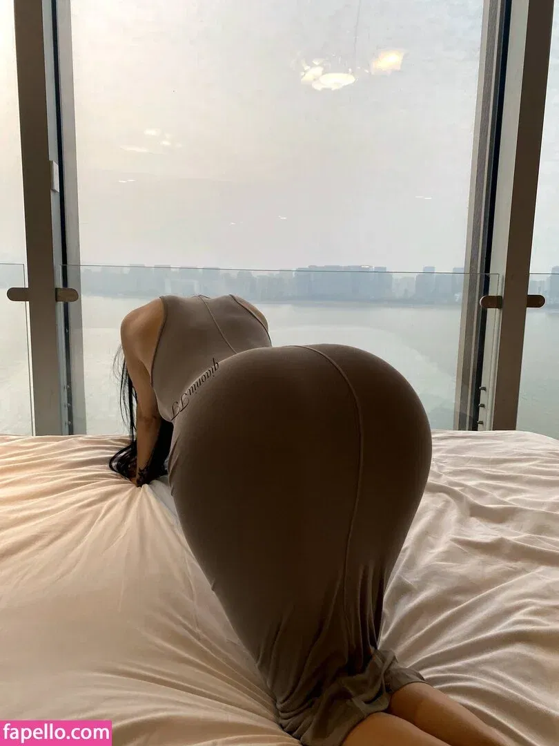 QiaoniuTT / 俏妞 Onlyfans Photo Gallery 