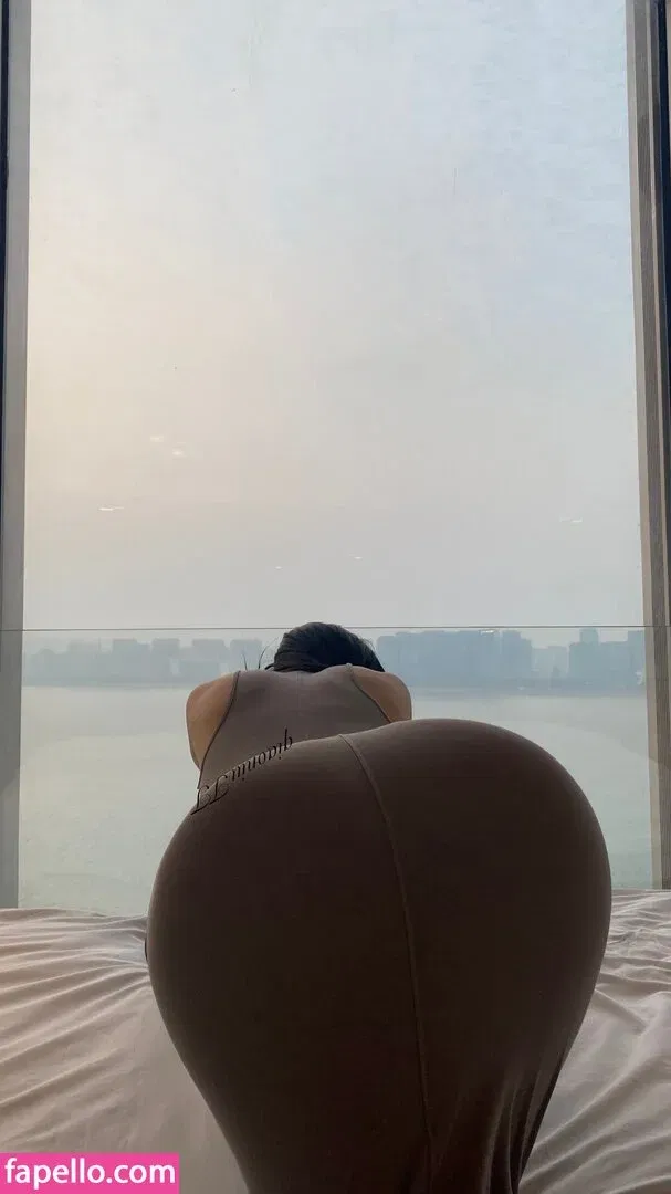 QiaoniuTT / 俏妞 Onlyfans Photo Gallery 
