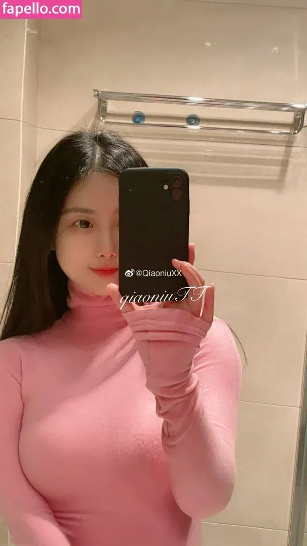 QiaoniuTT / 俏妞 Onlyfans Photo Gallery 