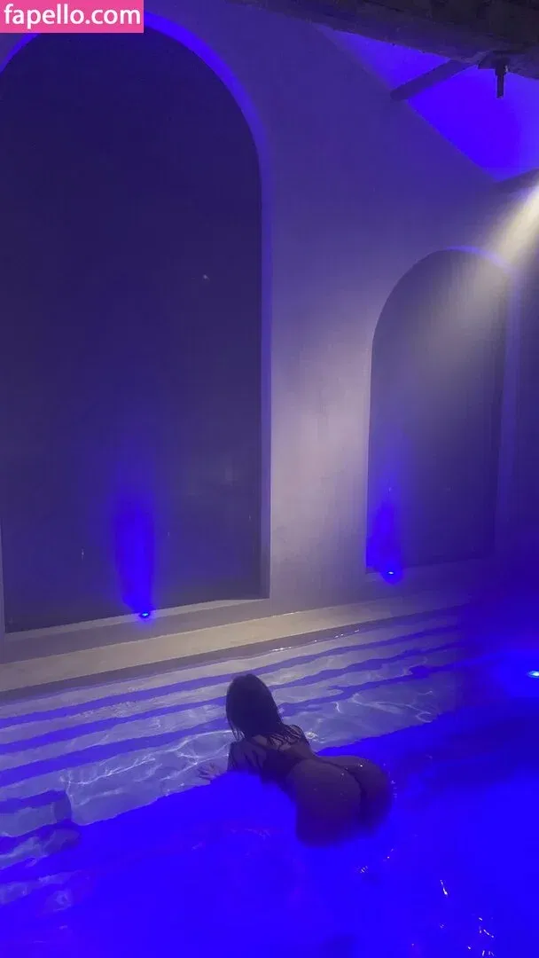 QiaoniuTT / 俏妞 Onlyfans Photo Gallery 