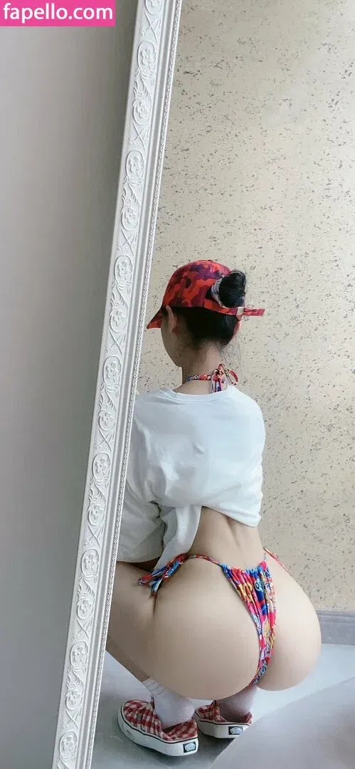 QiaoniuTT / 俏妞 Onlyfans Photo Gallery 