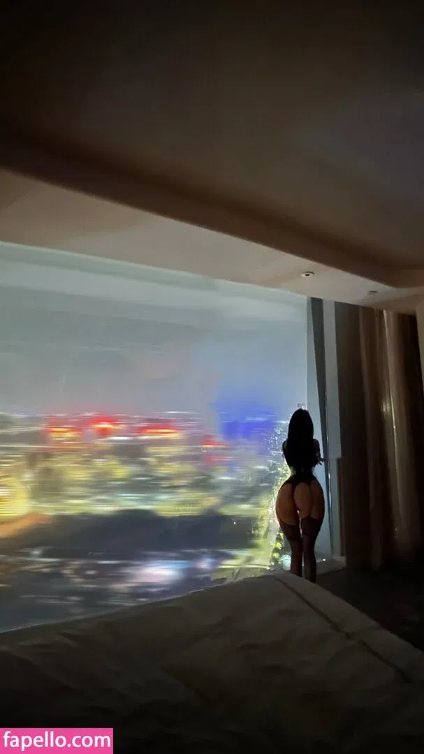 QiaoniuTT / 俏妞 Onlyfans Photo Gallery 