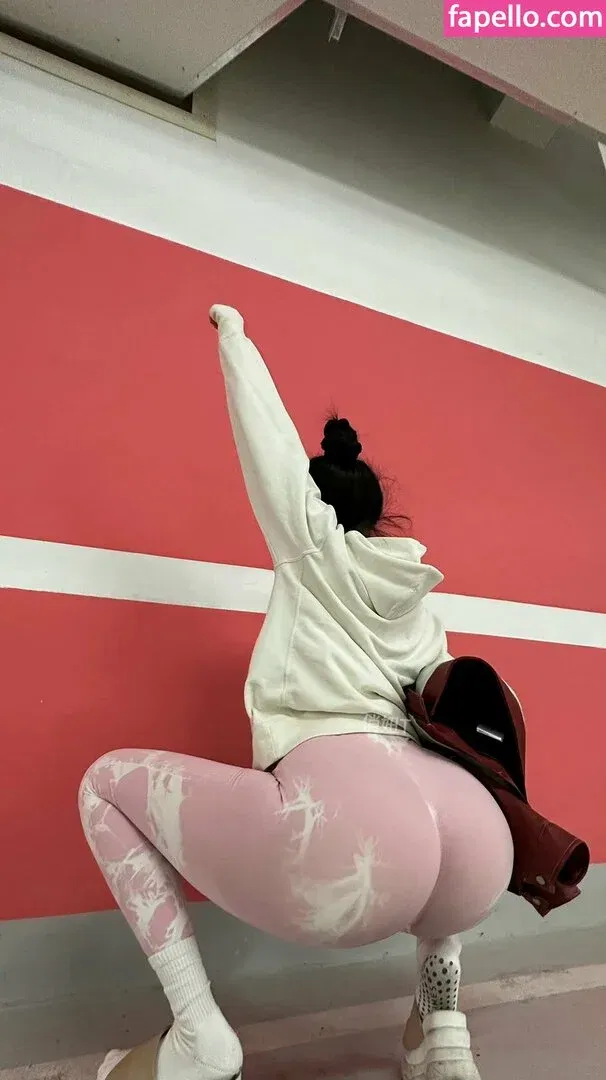 QiaoniuTT / 俏妞 Onlyfans Photo Gallery 