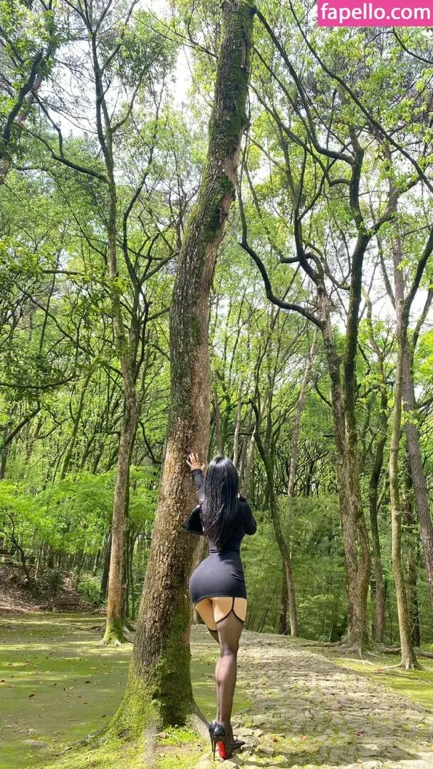 QiaoniuTT / 俏妞 Onlyfans Photo Gallery 