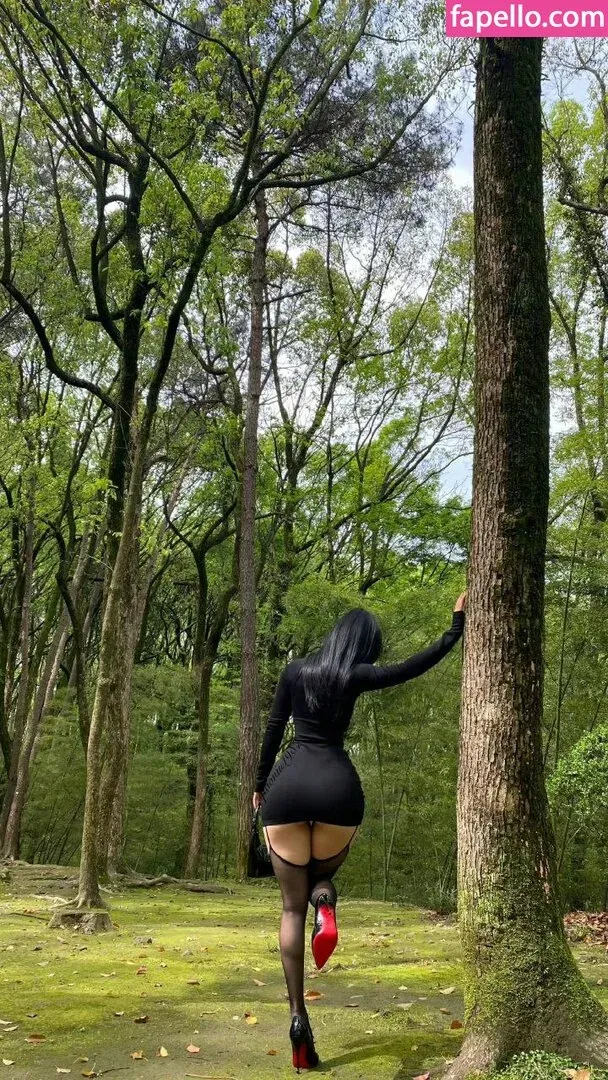 QiaoniuTT / 俏妞 Onlyfans Photo Gallery 