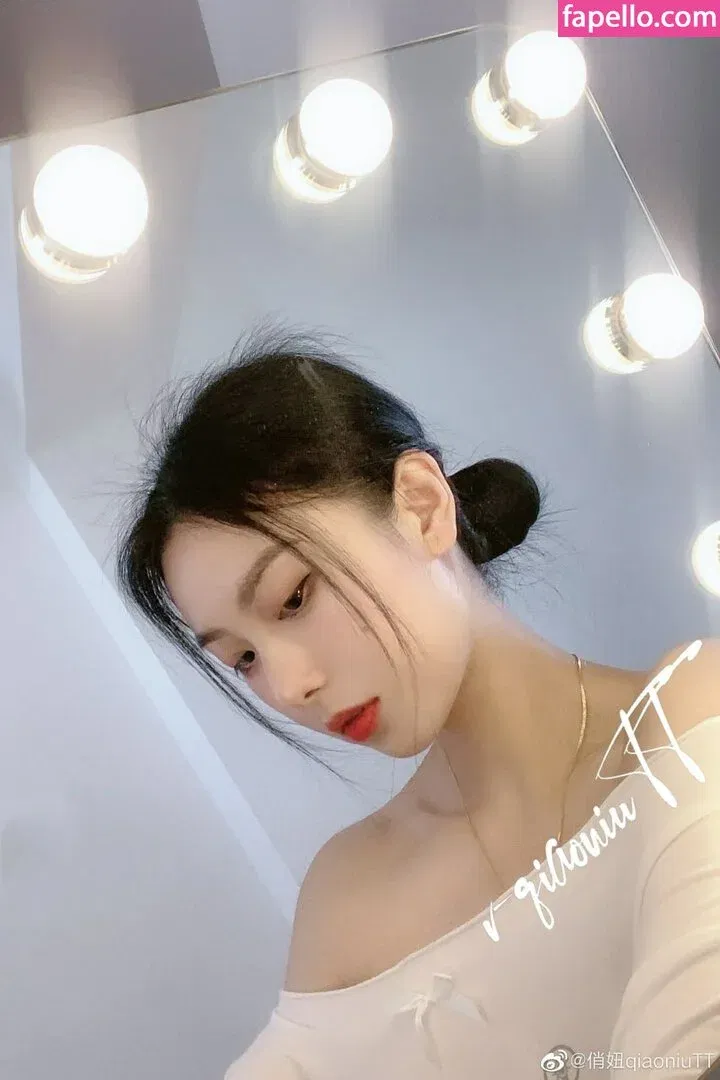 QiaoniuTT / 俏妞 Onlyfans Photo Gallery 