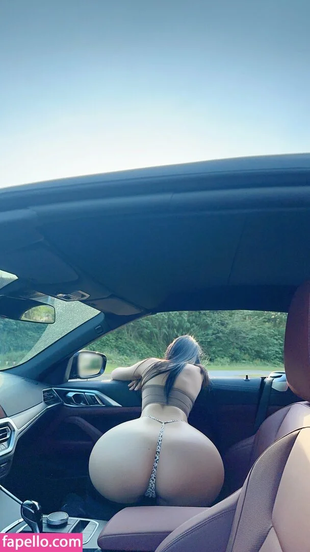 QiaoniuTT / 俏妞 Onlyfans Photo Gallery 