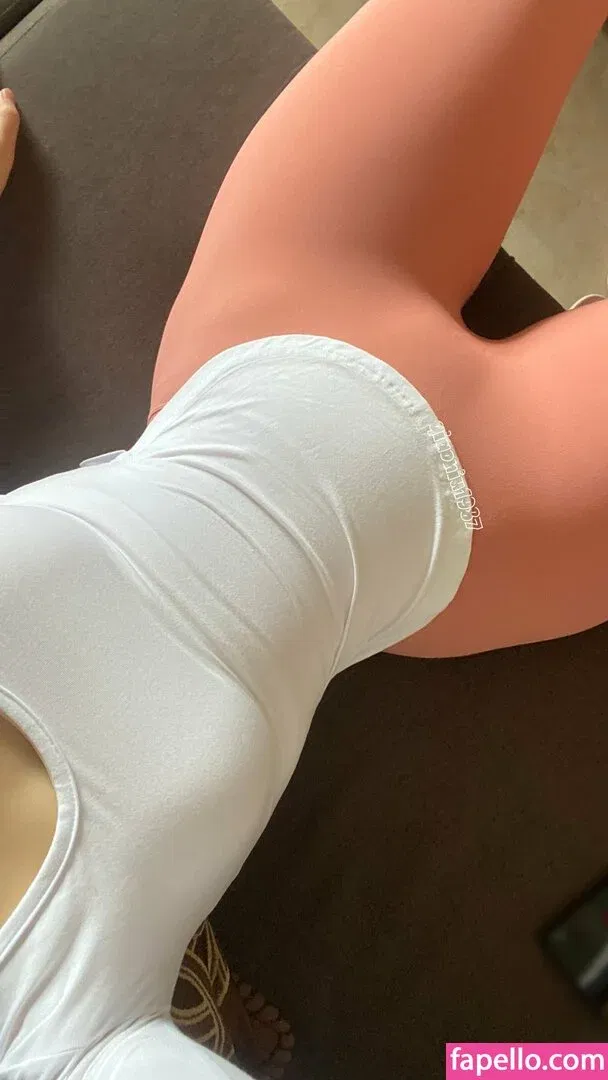 QiaoniuTT / 俏妞 Onlyfans Photo Gallery 