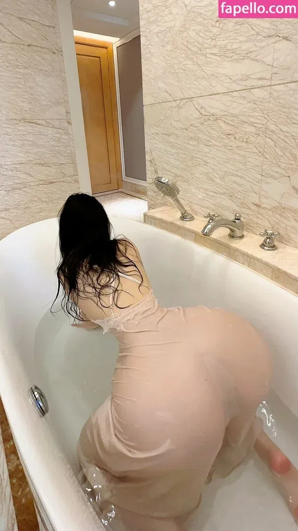 QiaoniuTT / 俏妞 Onlyfans Photo Gallery 