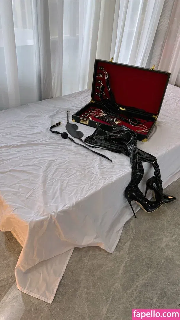 QiaoniuTT / 俏妞 Onlyfans Photo Gallery 