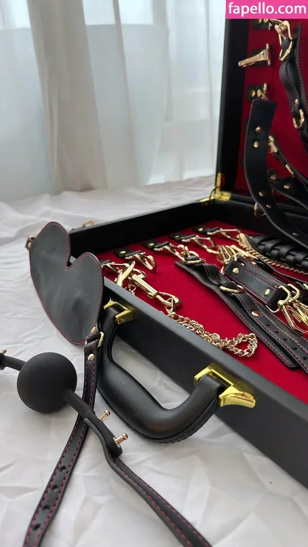 QiaoniuTT / 俏妞 Onlyfans Photo Gallery 