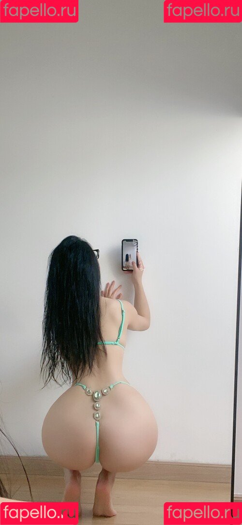 QiaoniuTT / 俏妞 Onlyfans Photo Gallery 