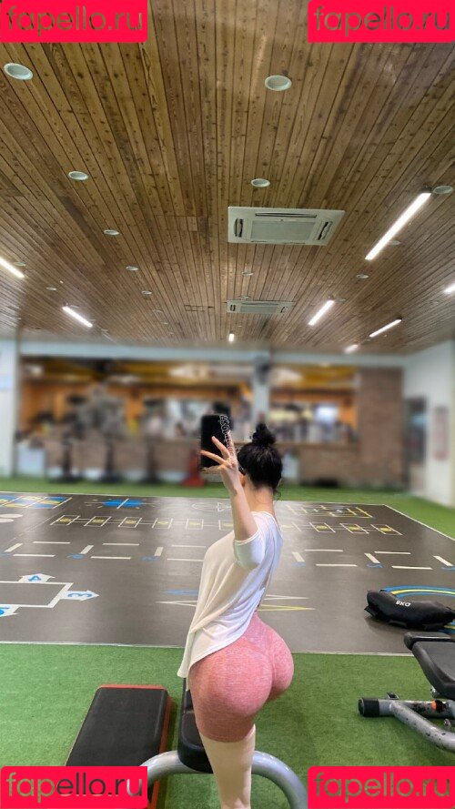 QiaoniuTT / 俏妞 Onlyfans Photo Gallery 