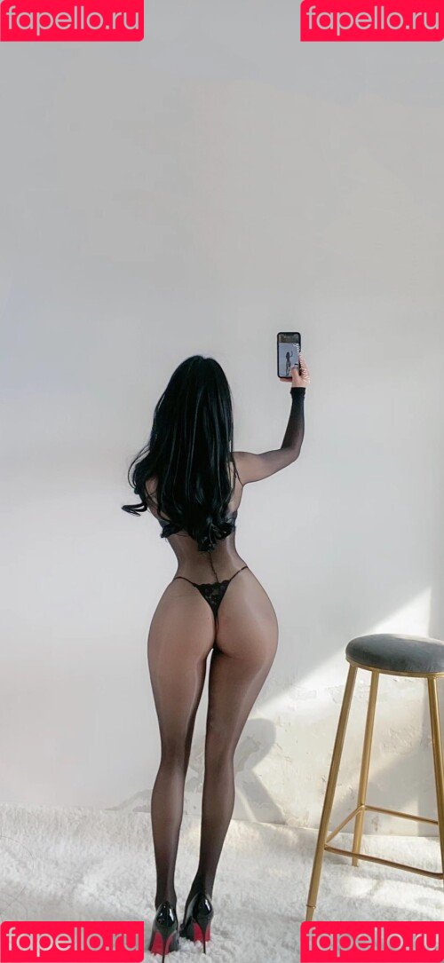 QiaoniuTT / 俏妞 Onlyfans Photo Gallery 