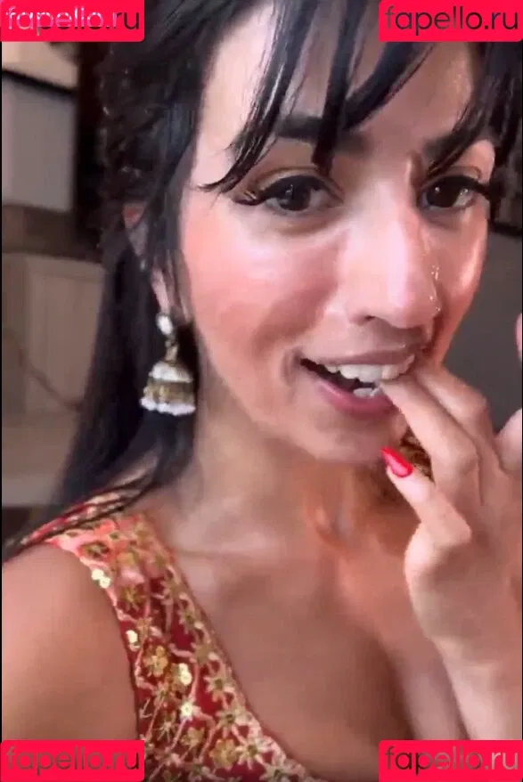 Aaliyah Yasin / _thatbritishcouple / aaliyah.yasin / https: / thatbritishg1rl Onlyfans Photo Gallery 