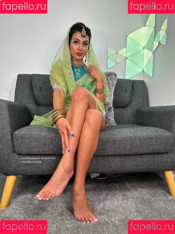 Aaliyah Yasin / _thatbritishcouple / aaliyah.yasin / https: / thatbritishg1rl Onlyfans Photo Gallery 