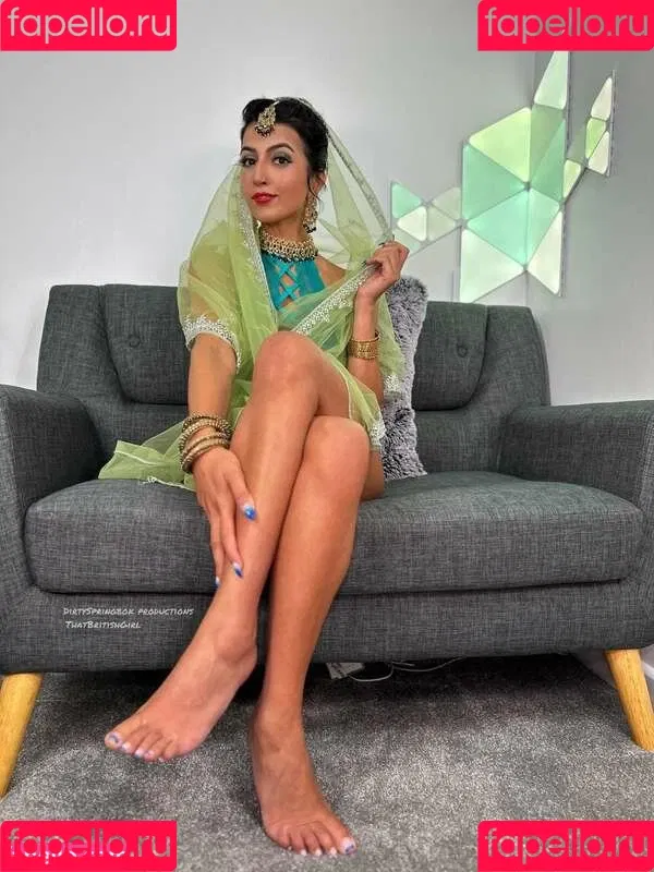 Aaliyah Yasin / _thatbritishcouple / aaliyah.yasin / https: / thatbritishg1rl Onlyfans Photo Gallery 