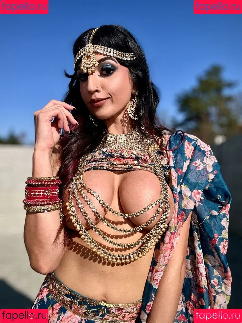 Aaliyah Yasin / _thatbritishcouple / aaliyah.yasin / https: / thatbritishg1rl Onlyfans Photo Gallery 