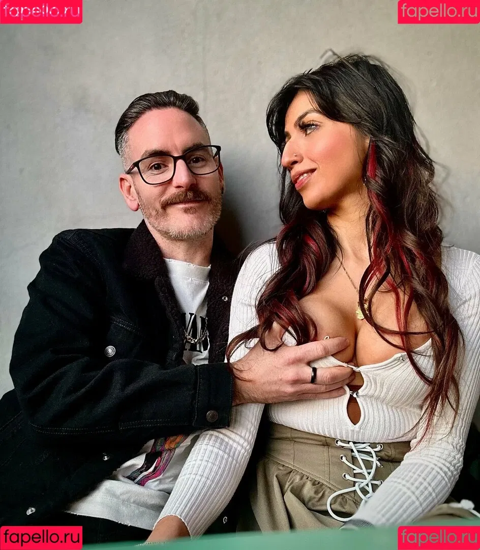 Aaliyah Yasin / _thatbritishcouple / aaliyah.yasin / https: / thatbritishg1rl Onlyfans Photo Gallery 