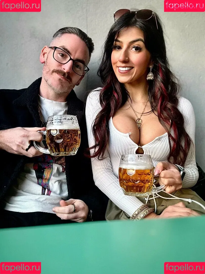 Aaliyah Yasin / _thatbritishcouple / aaliyah.yasin / https: / thatbritishg1rl Onlyfans Photo Gallery 