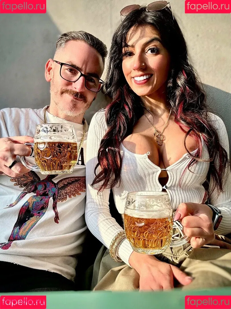 Aaliyah Yasin / _thatbritishcouple / aaliyah.yasin / https: / thatbritishg1rl Onlyfans Photo Gallery 