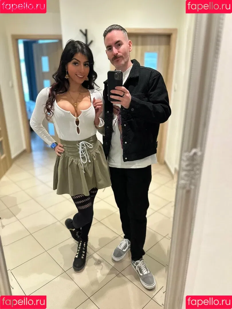 Aaliyah Yasin / _thatbritishcouple / aaliyah.yasin / https: / thatbritishg1rl Onlyfans Photo Gallery 