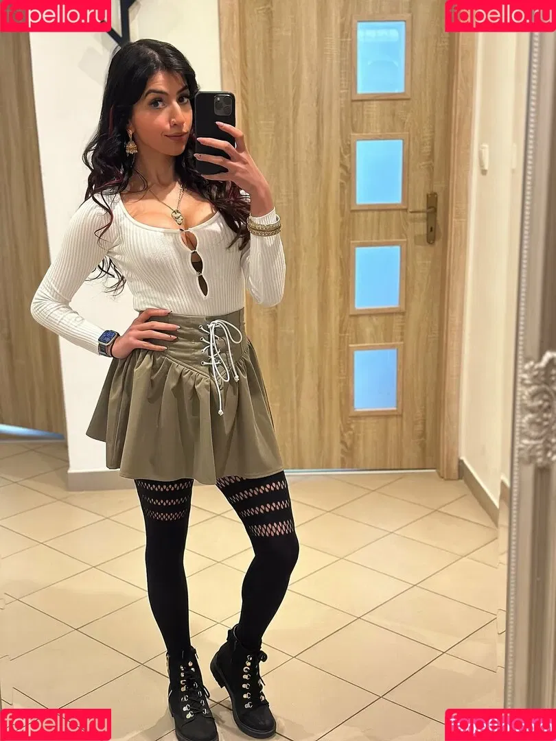 Aaliyah Yasin / _thatbritishcouple / aaliyah.yasin / https: / thatbritishg1rl Onlyfans Photo Gallery 