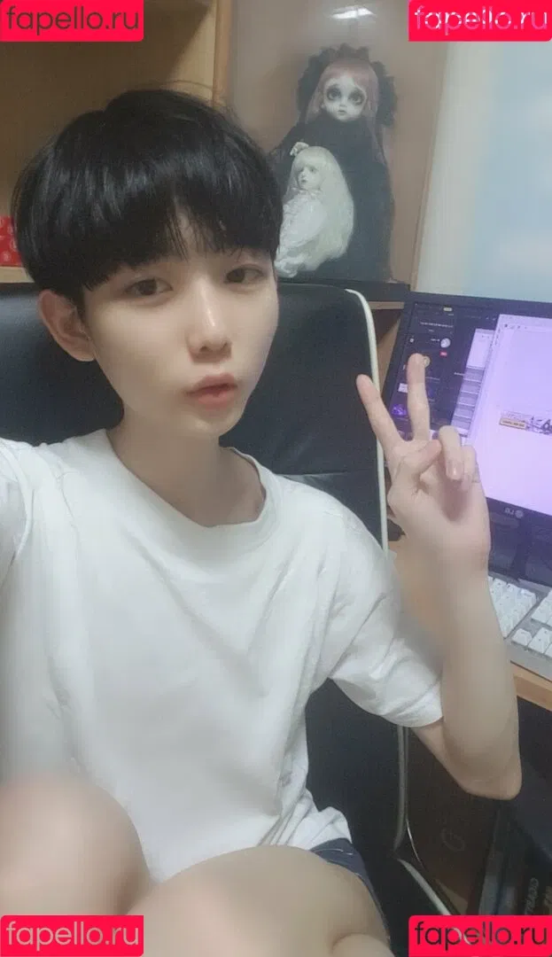 youngwoozzz / ywdryotaz / ywzzz / ywzzz_ Onlyfans Photo Gallery 