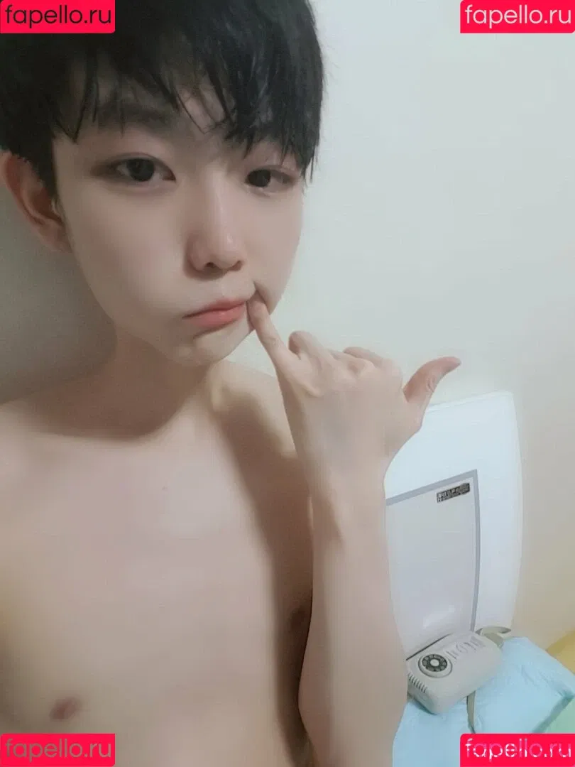 youngwoozzz / ywdryotaz / ywzzz / ywzzz_ Onlyfans Photo Gallery 