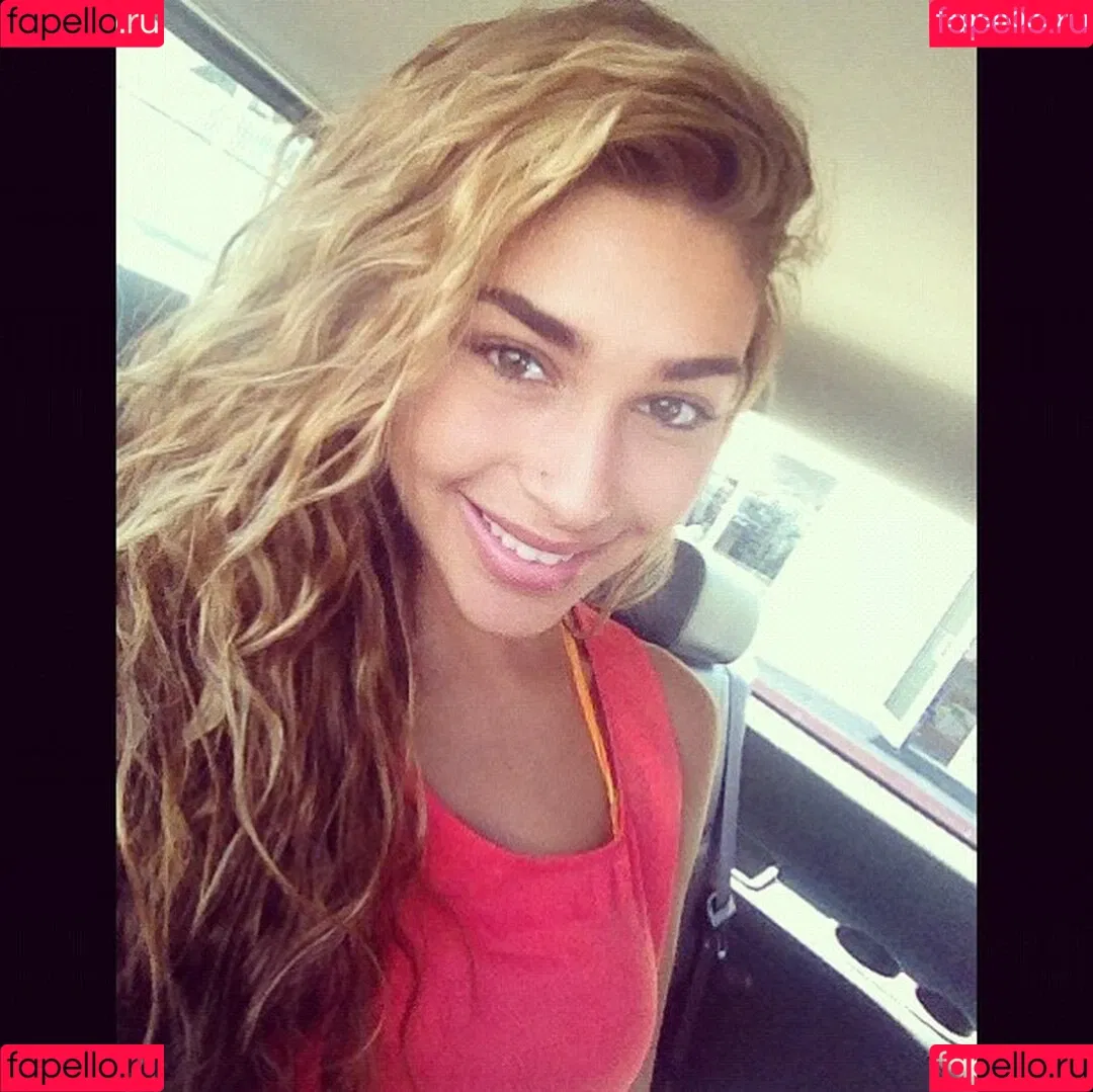 Ceejay the DJ / Chantel Jeffries / ChantelJeffries Onlyfans Photo Gallery 