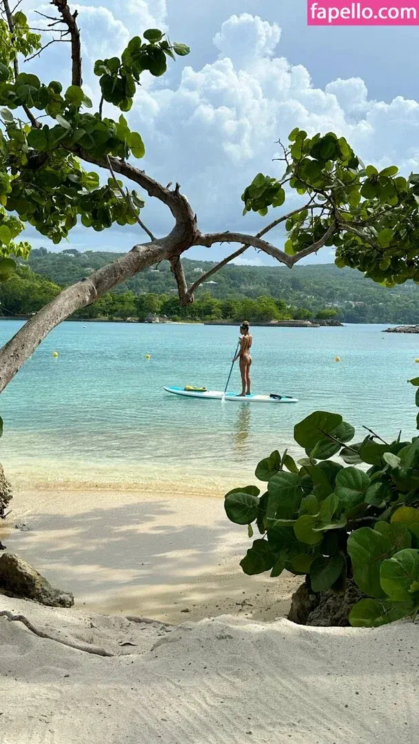 Ceejay the DJ / Chantel Jeffries / ChantelJeffries Onlyfans Photo Gallery 