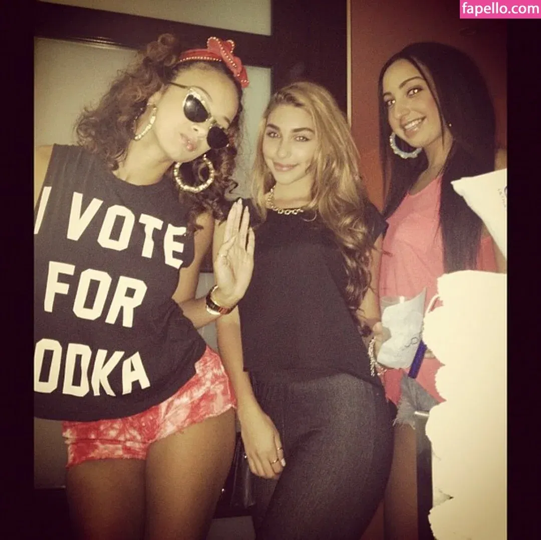 Ceejay the DJ / Chantel Jeffries / ChantelJeffries Onlyfans Photo Gallery 