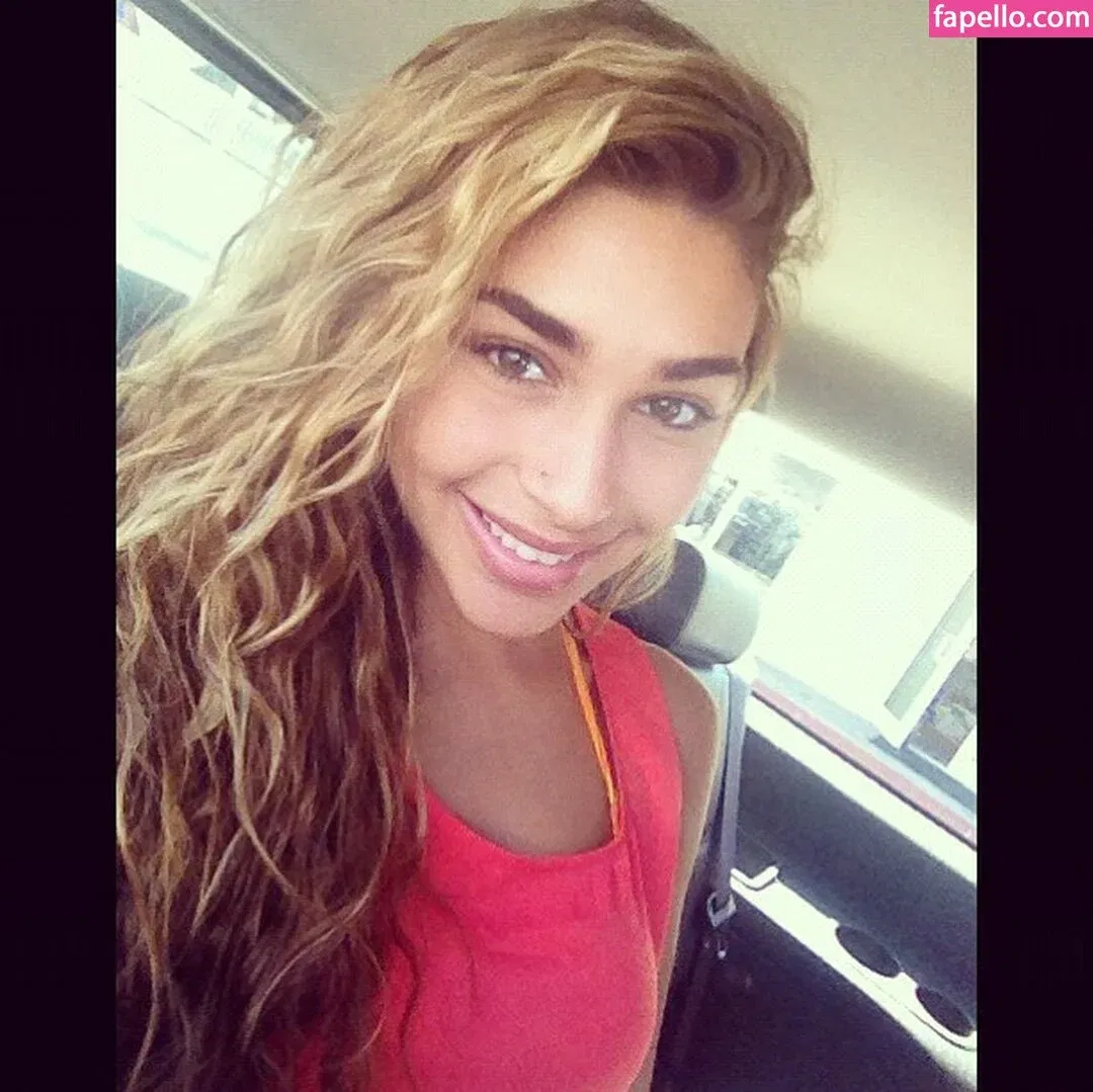 Ceejay the DJ / Chantel Jeffries / ChantelJeffries Onlyfans Photo Gallery 