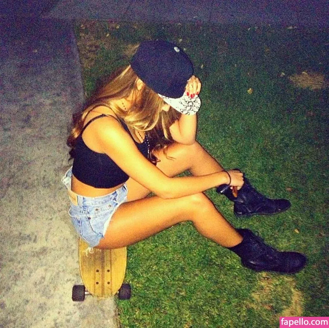 Ceejay the DJ / Chantel Jeffries / ChantelJeffries Onlyfans Photo Gallery 