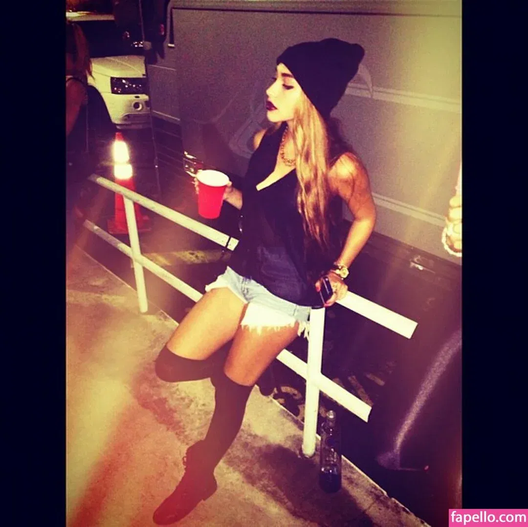 Ceejay the DJ / Chantel Jeffries / ChantelJeffries Onlyfans Photo Gallery 