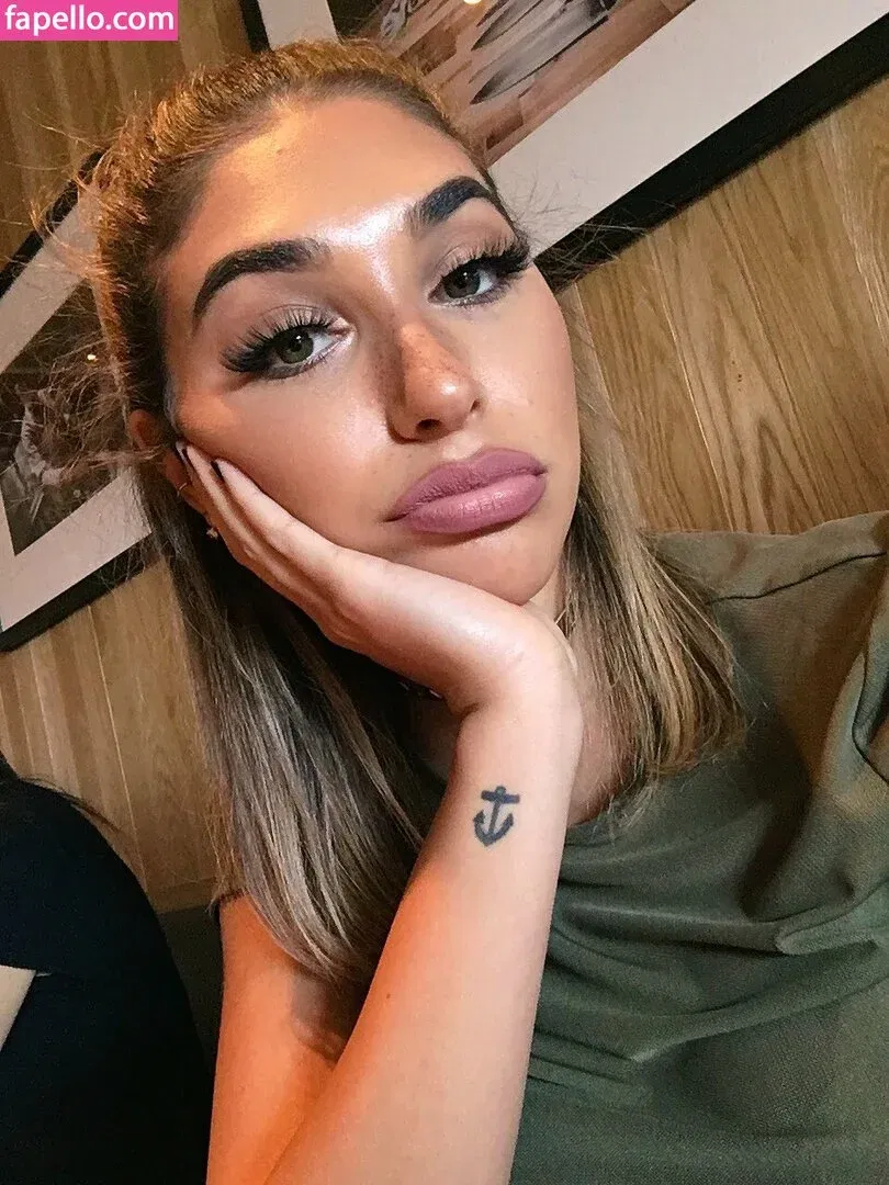 Ceejay the DJ / Chantel Jeffries / ChantelJeffries Onlyfans Photo Gallery 